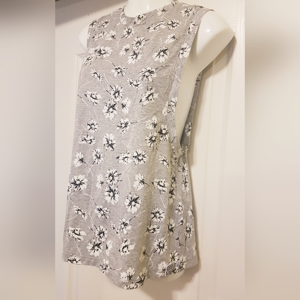 Calvin Klein floral muscle tee
